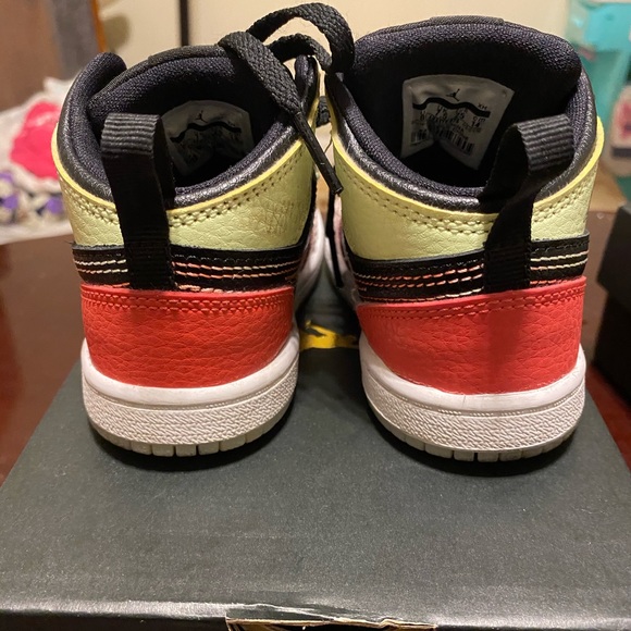 Air Jordan 1 toddler/baby - Picture 2 of 6